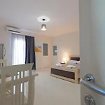 Deja Vu Hotel