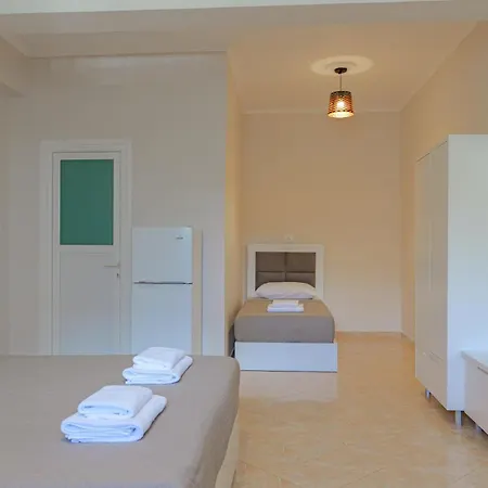 Hotel Deja Vu *