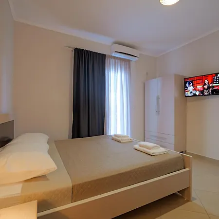 Hotel Deja Vu *
