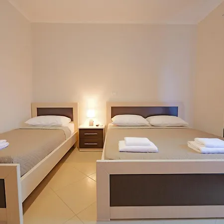 Deja Vu Hotel