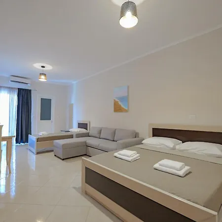Deja Vu Hotel *