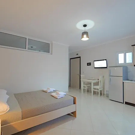Deja Vu Hotel Ksamil