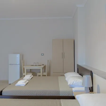 Deja Vu Hotel *