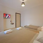 Deja Vu Hotel *