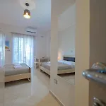 Deja Vu Hotel