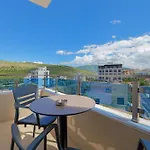 Deja Vu Hotel *